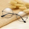 A retro Korean version of a student with round flat glasses, a girl with myopia glasses, and a girl without flat glasses details Picture